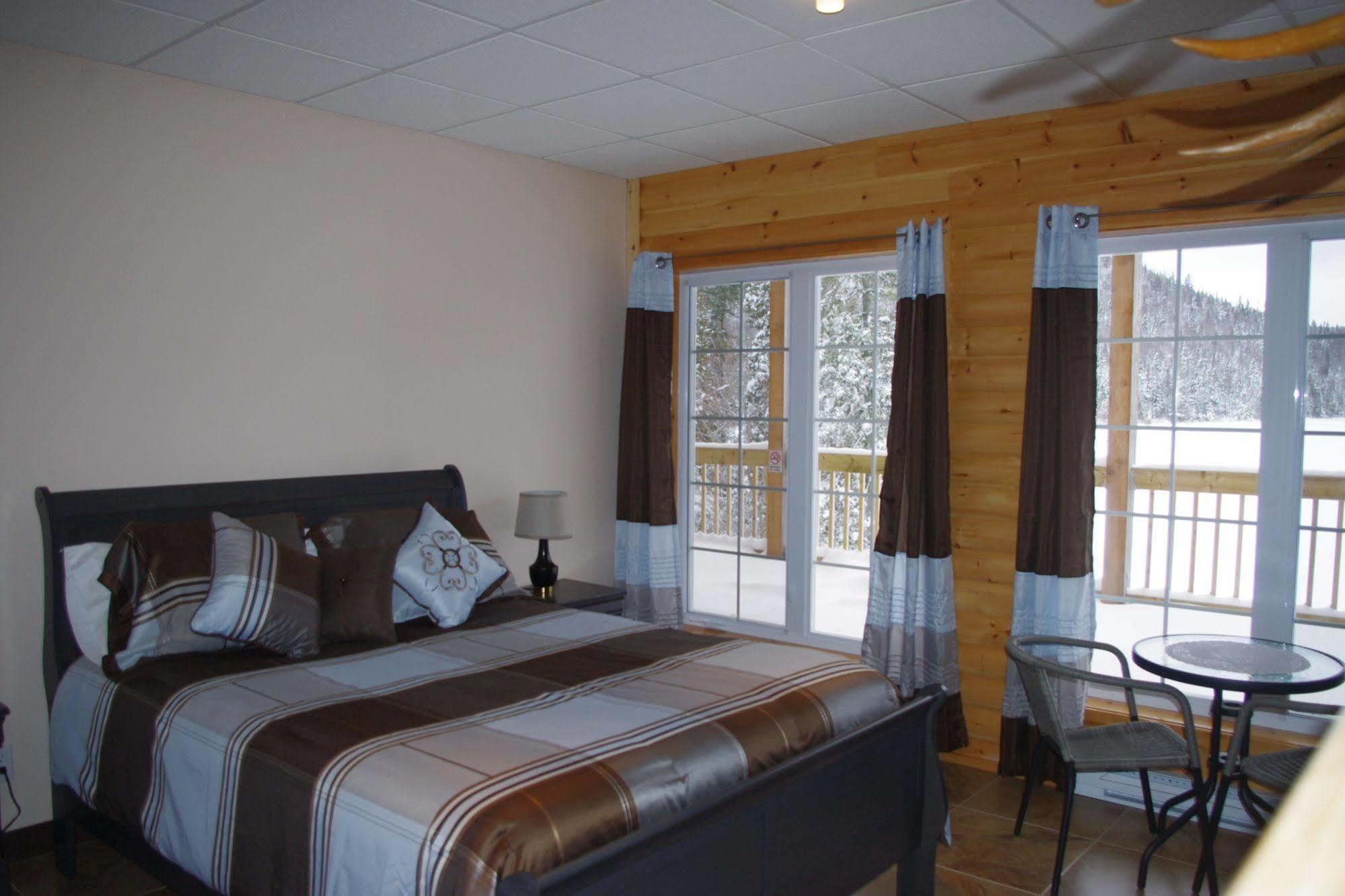 Hotel La Taniere 4*